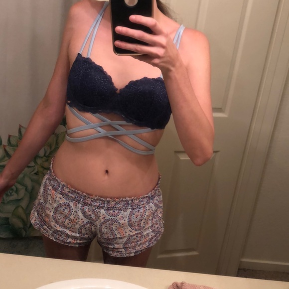 ❌SOLD❌VS PINK Navy Blue Criss-Cross Lace Bra - Picture 1 of 6